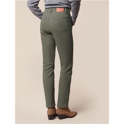 Джинсы из эластичного денима