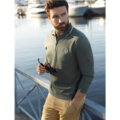 Поло из фактурного трикотажа с застежкой на молнию