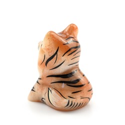 Скульптура из селенита "Тигренок малыш" 35*23*43мм.