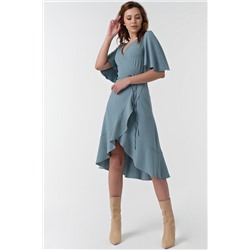 Платье приталенное с воланами миди мятное