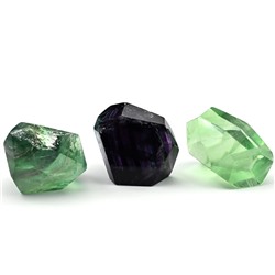 Минерал флюорит многогранный 36*26*23мм, 40-49г (U)