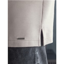 Джемпер базовый из мягкого фактурного трикотажа с круглым воротом