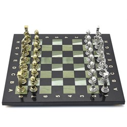 Шахматы подарочные с металлическими фигурами "Атлас", 300*300мм