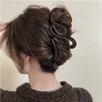 Заколка-краб для волос матовый Коричневый ЗМЕЙКА