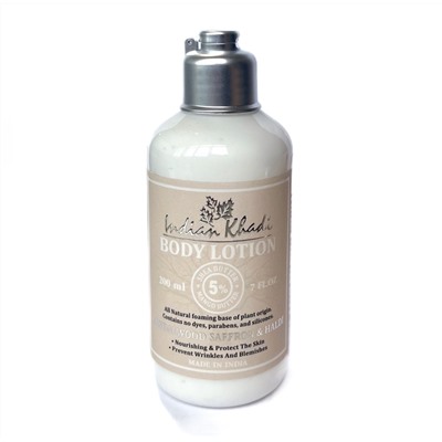 Body Lotion SANDALWOOD SAFFRON & HALDI, Indian Khadi (Лосьон для тела САНДАЛОВОЕ ДЕРЕВО, ШАФРАН И КУРКУМА, Питание и защита кожи, Индиан Кхади), 200 мл.