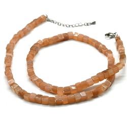 Бусы из Беломорита-лунный камень кубик 5*5мм, 49см, 24,5г