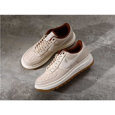 Nike Air Force 1 Luxe