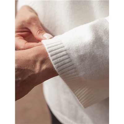 Свитер из пряжи с кашемиром