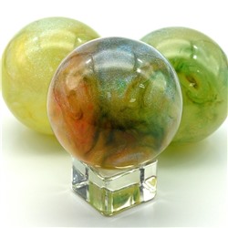 Шар из янтаря (имитация), цв.зеленый, диаметр 50мм