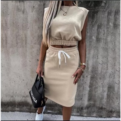 Костюм с юбкой 854672