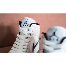 Nike Air Jordan 1 mid barely rose w