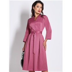 Платье розовое со складками на юбке