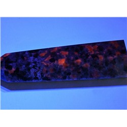 Кристалл из кварца с флюоресценцией "Карандаш" 25*25*104мм, 110-119г