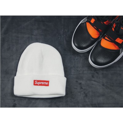 Шапка Supreme white