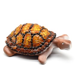 Фигурка покрытая янтарной крошкой черепаха 170*120*70мм.