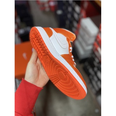 Nike Air Jordan 1