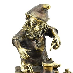 Гном химик из бронзы на подставке из змеевика 265*145*225мм.