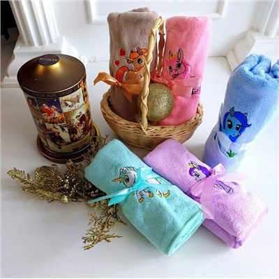 Полотенце из микрофибры "Цветные единороги" с атласной каймой 35*75 см.