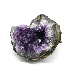 Друза Аметист Бразильский 75*60*35мм, 180-199г