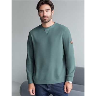 Джемпер легкий из фактурного эластичного трикотажа с принтом