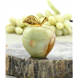 Яблоко из камня оникс 37*37*45мм.