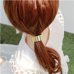 Резинка для волос с металлическим кольцом