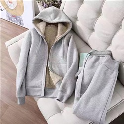 Спортивные костюмы 899185