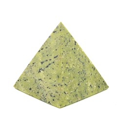 Пирамиды из жадеита 73*73*73мм