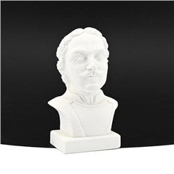 Фигурка из мрамолита "Бюст Петра 1" 62*57*105мм