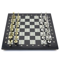 Шахматы подарочные с металлическими фигурами "Римляне", 350*350мм