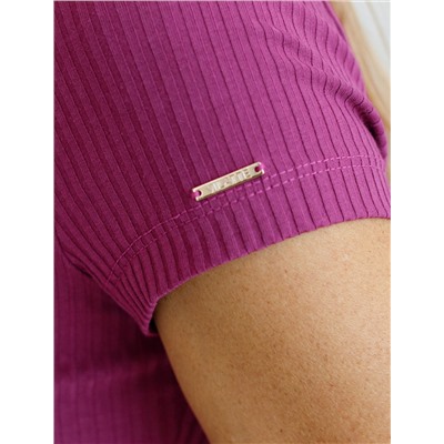 Футболка из фактурного трикотажа в рубчик