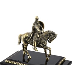 Часы из обсидиана тёмного "Юрий Долгорукий" 180*100*385мм