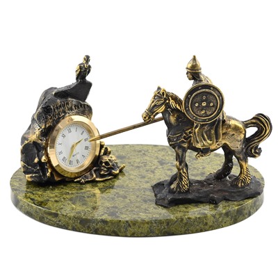 Часы богатырь из бронзы на подставке из змеевика 150*95*95мм