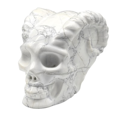 Резной череп с рогами из кахолонга "говлит" 91*62*68мм, 578г