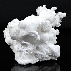 Арагонит белый кристаллическое образование 98*93*94мм, 597г.