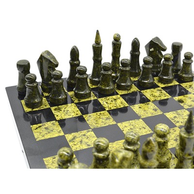 Шахматы подарочные из камня змеевик 295*295мм