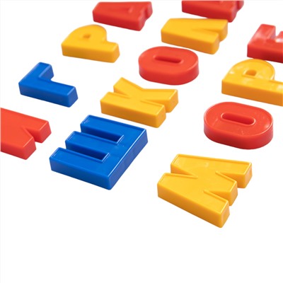 Детский набор магнитных пластмассовых букв русского алфавита (106 элементов)