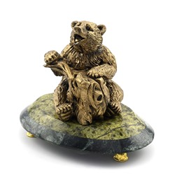 Сувенир из змеевика и мрамолита "Медведь играющий на пне" под бронзу 145*100*130мм