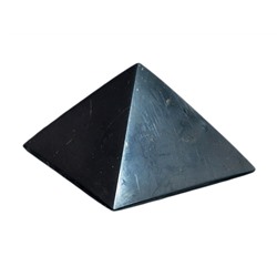 Пирамида из шунгита полированная, размер основания 100-105мм