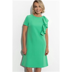 Зелёное платье с V-вырезом по спинке