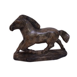 Скульптура из кальцита "Лошадь бегущая" 305*90*235мм,
