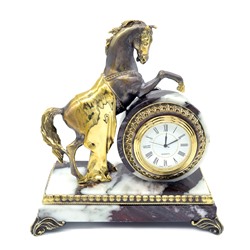 Часы из камня мрамор "Конь на дыбах" 160*90*185мм.