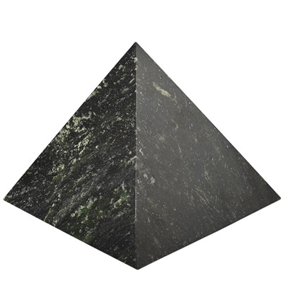 Пирамида из змеевика 135*135мм