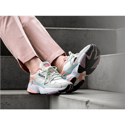 Adidas Falcon W