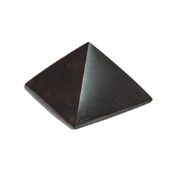 Пирамида из малинового кварцита полированная, размер основания 30мм