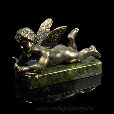 Ангел с луком из бронзы на подставке из змеевика 83*45*48мм