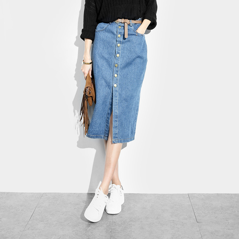 Длинная джинсовая юбка с кроссовками фото
