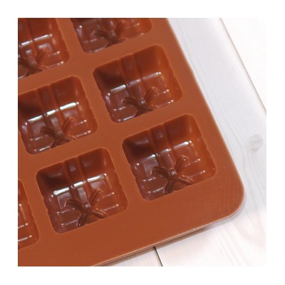 Форма силиконовая для шоколада "Подарок" 20*10 см, 15 ячеек