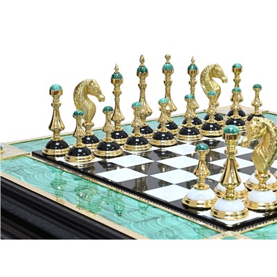 Подарочные шахматы ручной работы с малахитом и гравюрой Златоуст