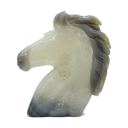 Голова лошади из камня агат с жеодом.